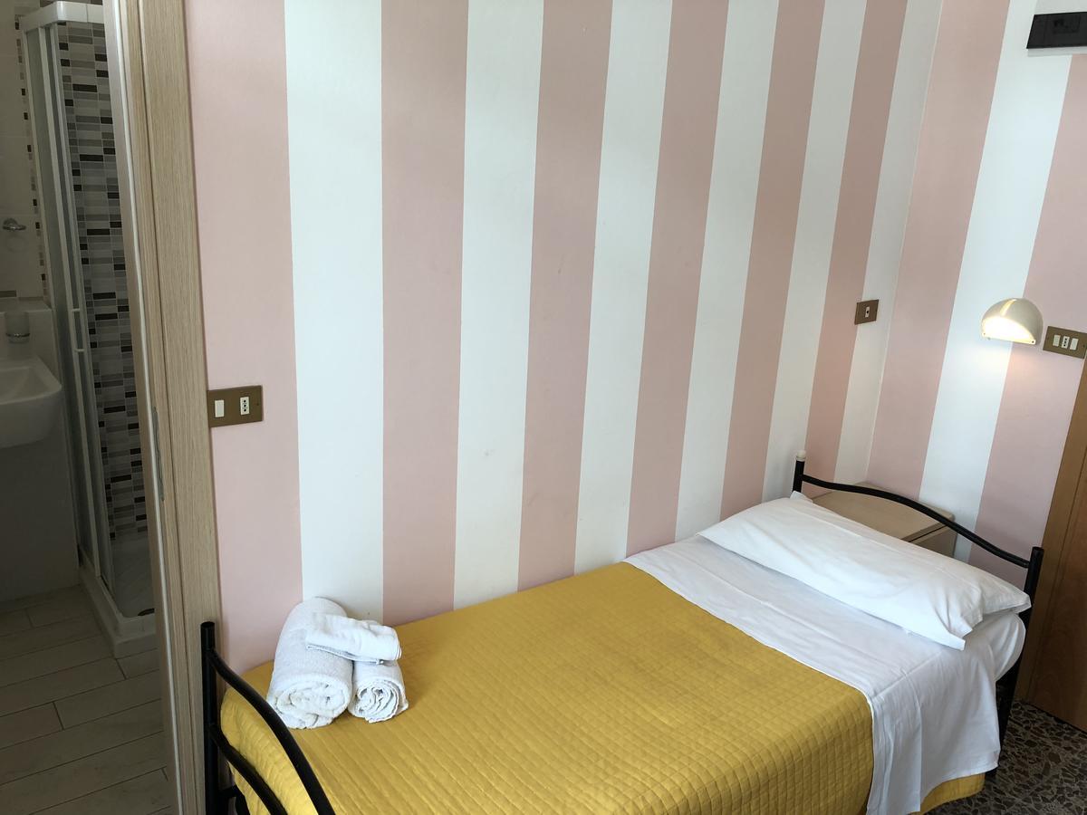Beach Hotel Clerice Ρίμινι Εξωτερικό φωτογραφία